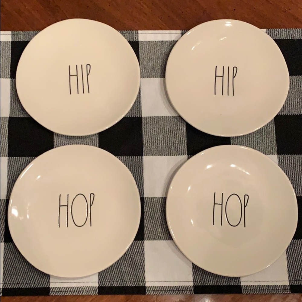 Rae Dunn set of 4 plates “Hip” & “Hop”